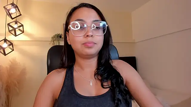 Lucia Brown  online show from June 2026 07:52:02 PM