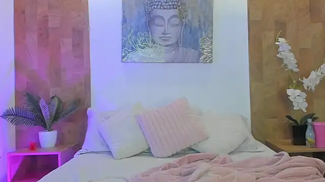 Lucia Brown  online show from April 2026 12:39:01 AM