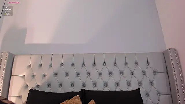 Gracia-Carrera online show from November 2025 05:00:02 AM