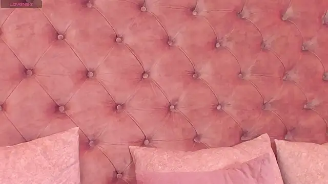 Snapshot of regina_noctixx chatting on November 2025 11:27:01 PM regina noctixx online show from November 2025 11:27:01 PM