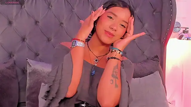 regina noctixx online show from February 2026 11:59:02 PM