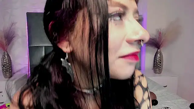 Snapshot of Selene_bennet chatting on November 2025 04:39:01 AM Selene bennet online show from November 2025 04:39:01 AM