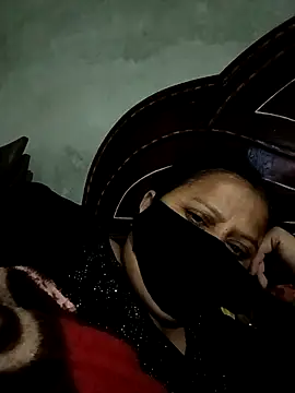 sharnjit299 online show from December 2025 05:55:02 PM