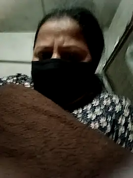 sharnjit299 online show from December 2025 04:41:01 PM