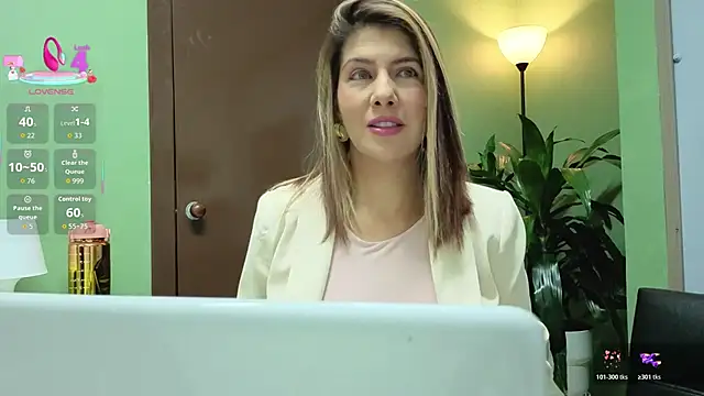 Cassie bloom online show from March 2026 04:07:01 PM