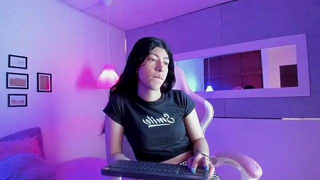 Cassie bloom online show from November 2025 08:34:01 PM