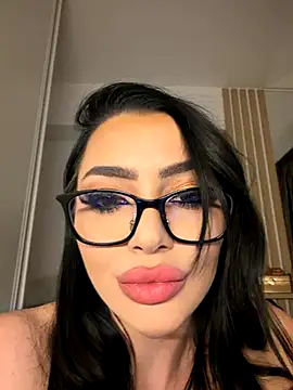 Mia Splash online show from December 2025 08:04:02 PM