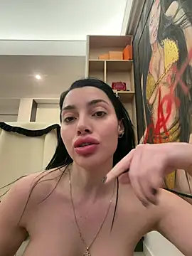 Mia Splash online show from April 2026 07:04:01 PM