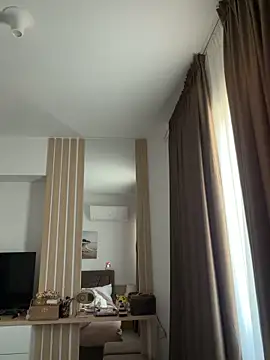 Mia Splash online show from April 2026 05:42:02 AM