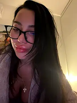 Mia Splash online show from January 2026 07:50:02 PM