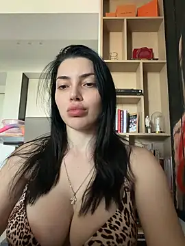 Mia Splash online show from May 2026 11:25:02 AM