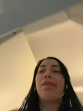 Mia Splash online show from March 2026 01:13:01 PM