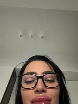 Mia Splash online show from March 2026 03:50:02 PM