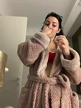 Mia Splash online show from February 2026 10:35:02 AM