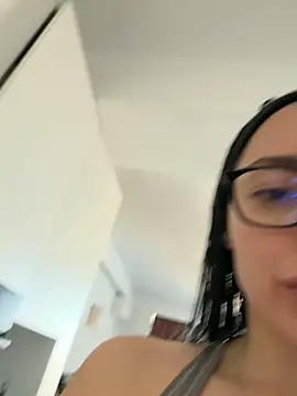 Mia Splash online show from March 2026 10:42:01 AM