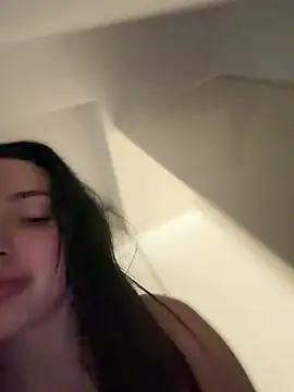 Mia Splash online show from February 2026 03:22:01 PM