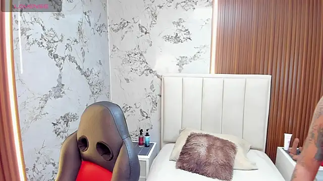 MEGANZARICK online show from March 2026 03:33:01 AM