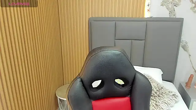 MEGANZARICK online show from November 2025 02:48:01 AM