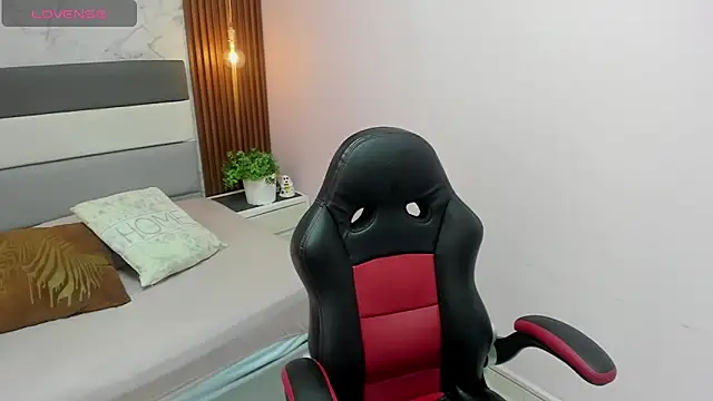 MEGANZARICK online show from November 2025 12:30:01 PM