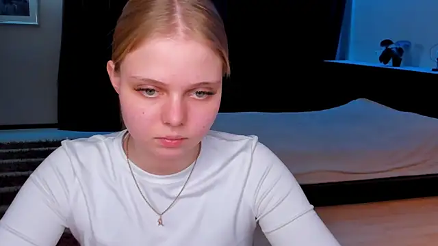 Snapshot of WillaDrye chatting on February 2025 10:37:02 AM WillaDrye online show from February 2025 10:37:02 AM