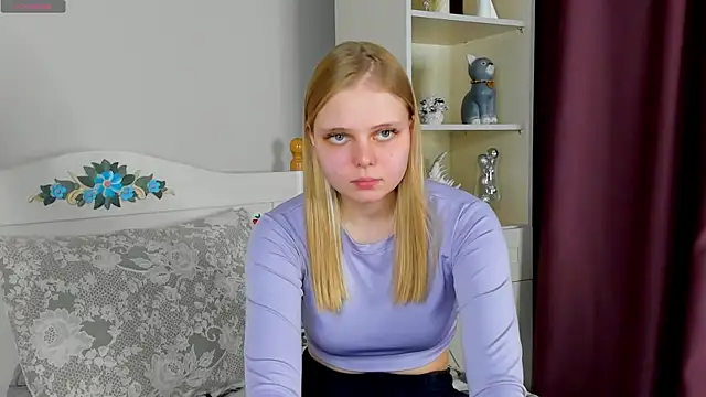 Snapshot of WillaDrye chatting on March 2025 08:07:01 AM WillaDrye online show from March 2025 08:07:01 AM