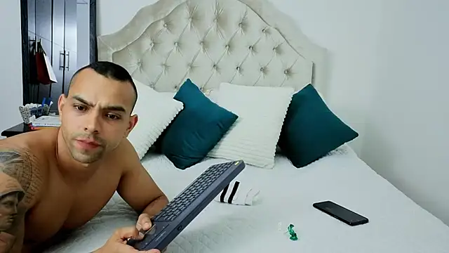 Snapshot of Bastiandelux chatting on October 2025 11:38:02 PM Bastiandelux online show from October 2025 11:38:02 PM