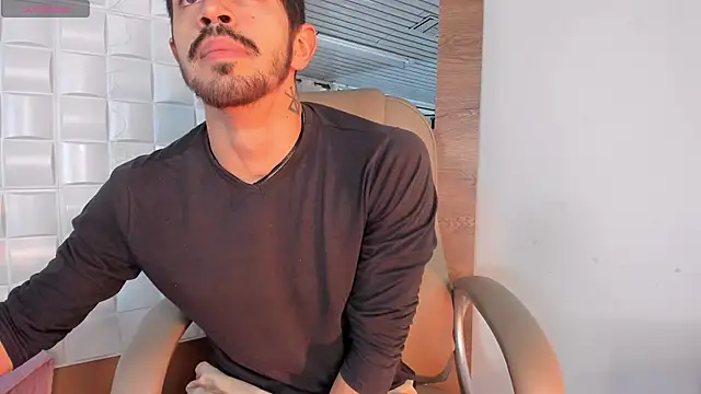 AlejandroStormm online show from February 2026 03:37:02 AM