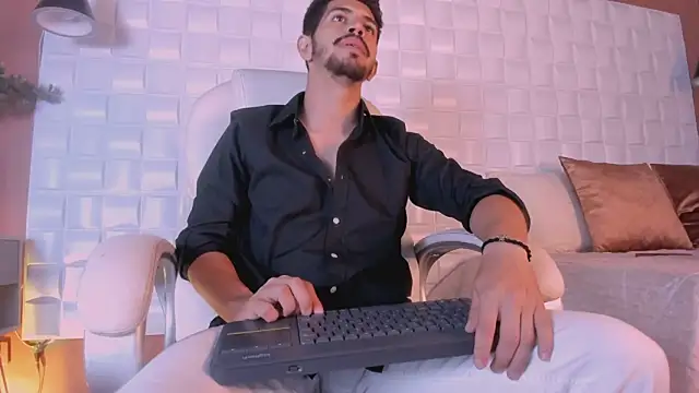 AlejandroStormm online show from March 2025 08:19:01 PM