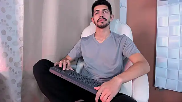 AlejandroStormm online show from October 2025 09:12:02 PM