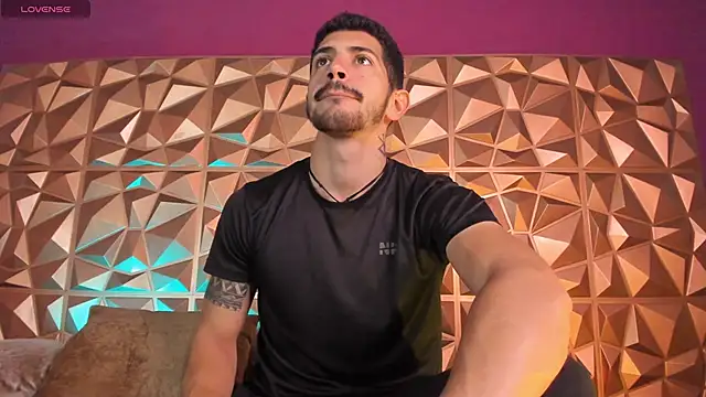 AlejandroStormm online show from December 2025 05:59:02 PM