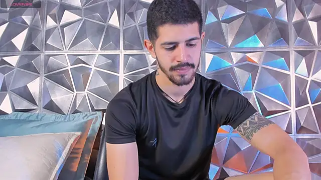 AlejandroStormm online show from March 2026 10:39:02 PM