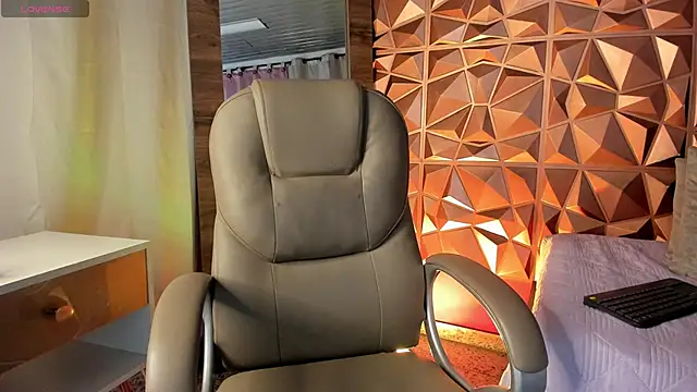 AlejandroStormm online show from March 2026 04:47:02 AM