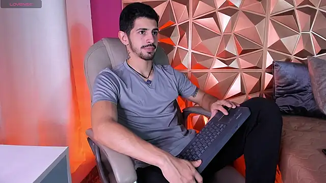 AlejandroStormm online show from March 2026 04:03:02 AM