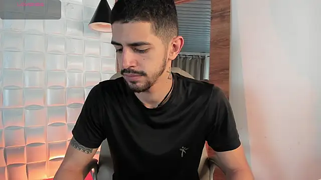 AlejandroStormm online show from April 2026 04:14:01 AM