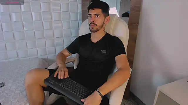 AlejandroStormm online show from October 2025 09:16:01 PM