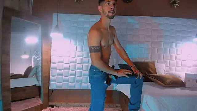 AlejandroStormm online show from February 2025 08:28:02 PM
