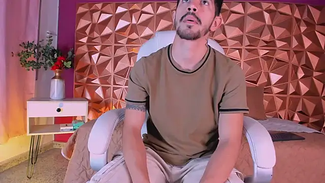 AlejandroStormm online show from March 2025 09:21:01 PM