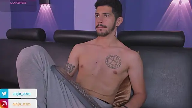 AlejandroStormm online show from September 2025 09:39:01 PM