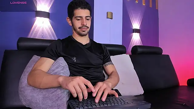 Snapshot of AlejandroStormm chatting on June 2026 05:45:01 AM AlejandroStormm online show from June 2026 05:45:01 AM