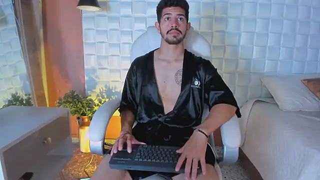 AlejandroStormm online show from March 2025 08:26:02 PM