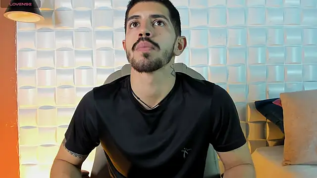 AlejandroStormm online show from February 2026 11:15:02 PM