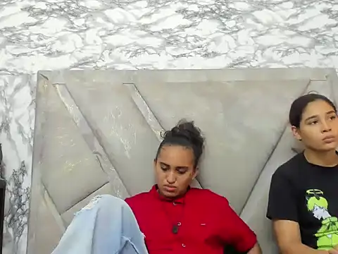 Snapshot of ElizaAndQuisha chatting on October 2025 01:01:02 PM ElizaAndQuisha online show from October 2025 01:01:02 PM