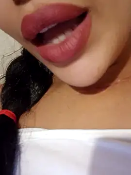 Sexlove1xo online show from November 2025 06:44:02 PM