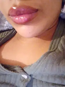 Snapshot of Sexlove1xo chatting on October 2025 01:44:02 PM Sexlove1xo online show from October 2025 01:44:02 PM