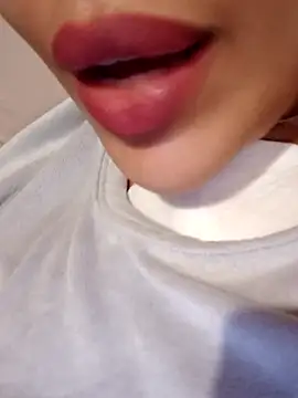 Snapshot of Sexlove1xo chatting on October 2025 06:15:01 PM Sexlove1xo online show from October 2025 06:15:01 PM