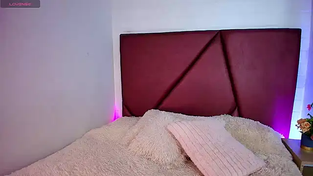 Lexi Howard  online show from July 2026 06:31:01 AM