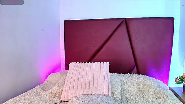 Lexi Howard  online show from July 2026 06:47:02 AM