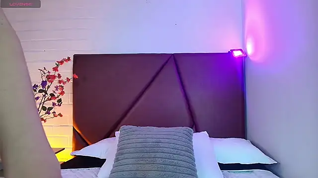 Lexi Howard  online show from March 2026 04:38:01 AM