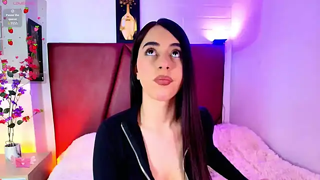 Lexi Howard  online show from May 2026 12:37:01 AM