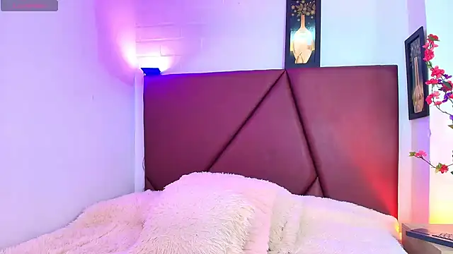 Lexi Howard  online show from May 2026 03:57:02 AM